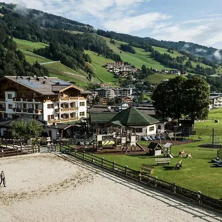 Bauernhof Oberschwarzach Hotel 4*