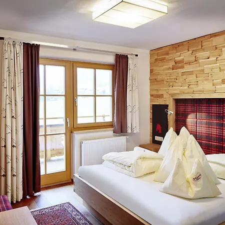 Bauernhof Oberschwarzach 4* 萨尔巴赫