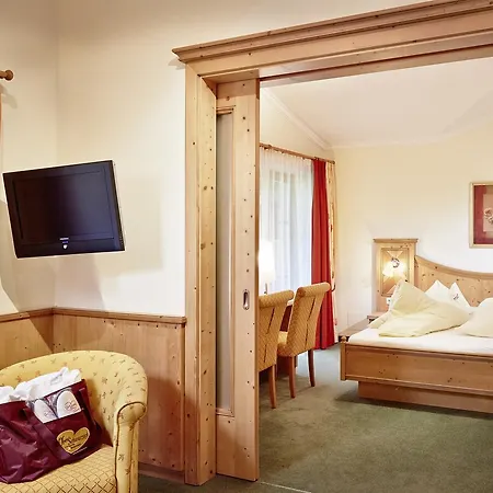 Bauernhof Oberschwarzach 4* 萨尔巴赫