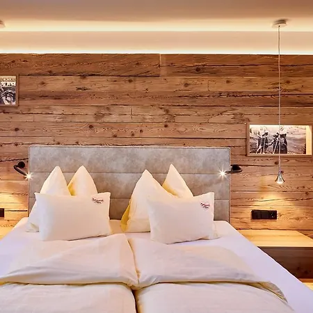 Bauernhof Oberschwarzach Hotel 4*